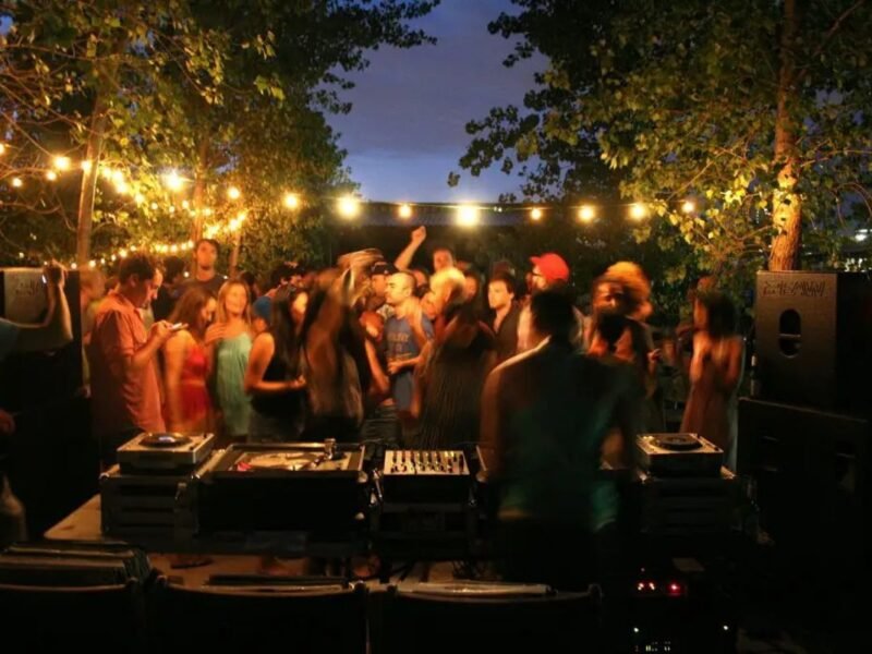 House Parties Tips: How to Plan the Perfect Party Night Fun?